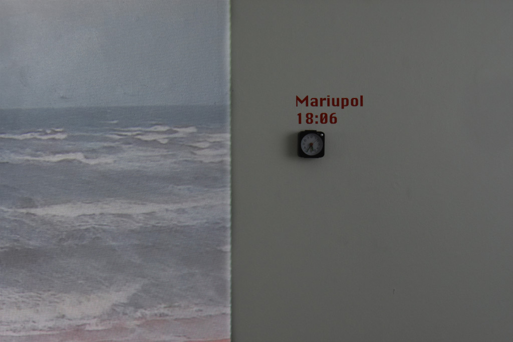 video installation chasing sunsets