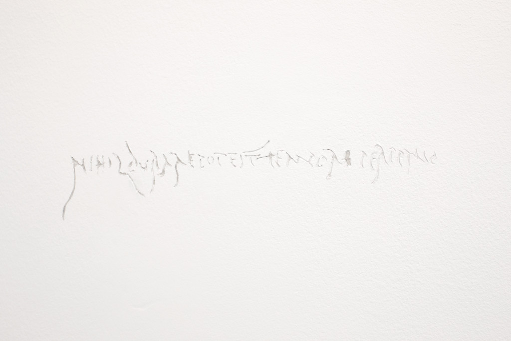 pompeii graffiti engraving wall 